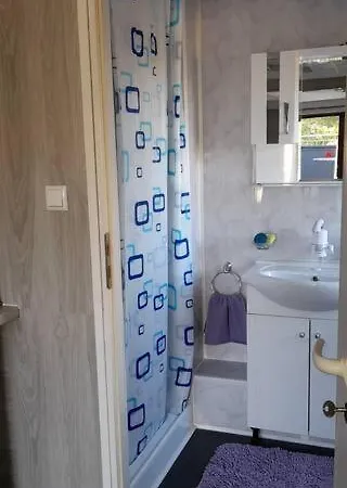 Weaver Studio Apartment, With Outside Space, Near Apartamento Burgas