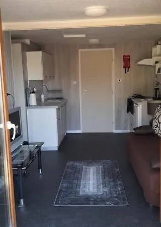 Daire Weaver Studio Apartment, With Outside Space, Near *